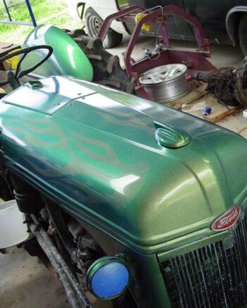 Richard Clemmey's Chameleon Tractor! Green Gold Flip Paint.